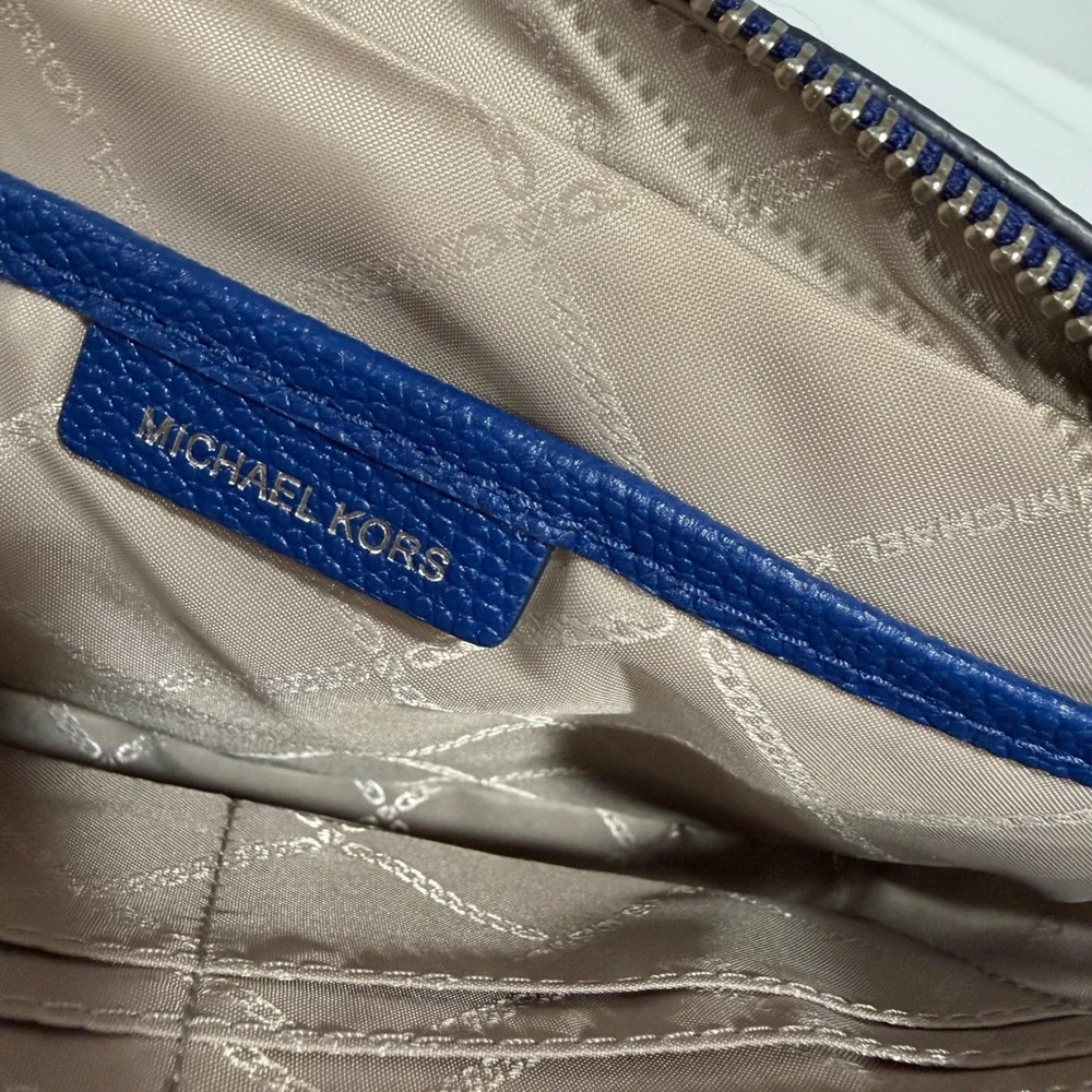 Michael Kors Jet Set Medium Pebbled Leather Camera Crossbody Bag Royal Blue